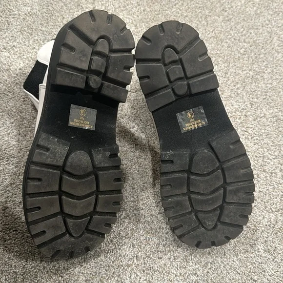 Women’s White Chelsea Boots - Picture 8 of 10